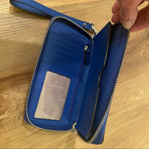 Michael Kors Wristlet Wallet - Picture 3 of 3